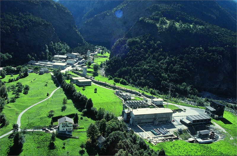 <p>Das weitläufige Firmengelände von SSE in Brig in den Schweizer Alpen.</p>