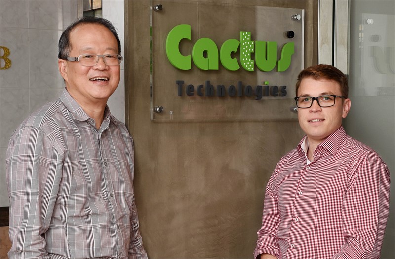 <p>Sai-Ying Ng, CEO von Cactus Technologies und Raphael Binder, Product Manager von Syslogic.</p>