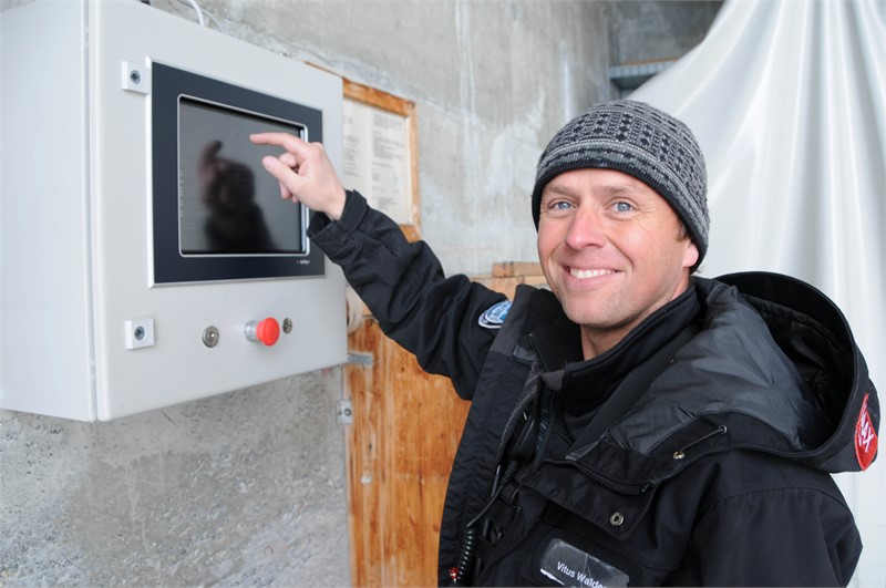 <p>Das Syslogic Touch Panel funktioniert auch bei extremen Minustemperaturen im Außenbereich der Bergstation. (Bild:Syslogic)</p>